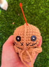 Load image into Gallery viewer, PATTERN: Trick Or Treat Keychain