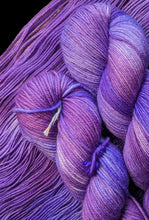 Load image into Gallery viewer, Spirit: Single Skein / 100% Merino DK 100g/246yds