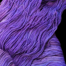 Load image into Gallery viewer, Spirit: Single Skein / 100% Merino DK 100g/246yds
