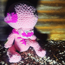 Load image into Gallery viewer, Cuddly in Pink Xenomorph
