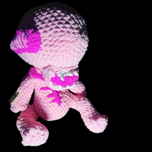 Load image into Gallery viewer, Cuddly in Pink Xenomorph
